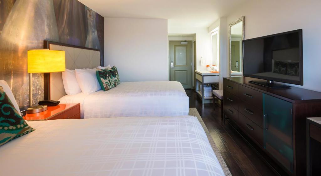 Hotel Indigo Savannah Historic District by IHG - 套房 - 移动性访问tran淋浴 /非吸烟