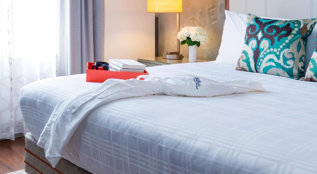 Hotel Indigo Savannah Historic District by IHG - 国王套房配沙发床