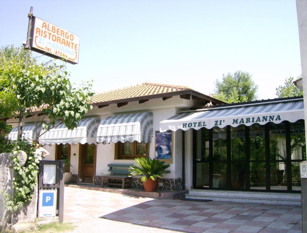 Hotel Zi Marianna - Housity