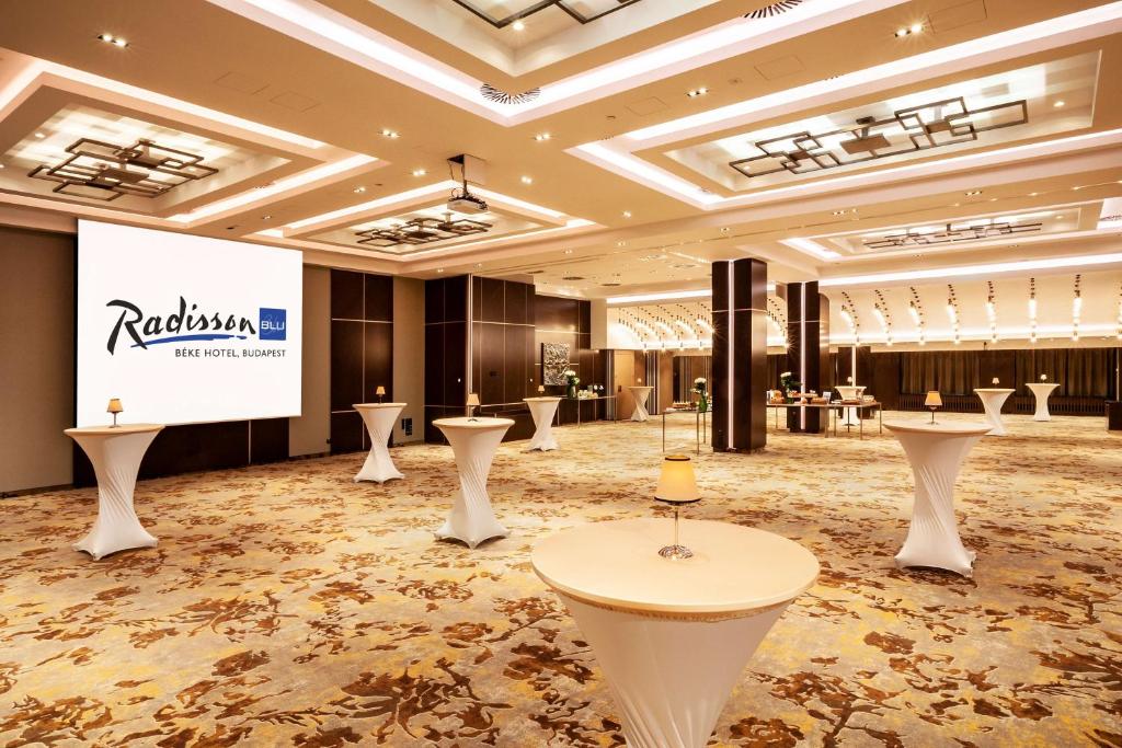 Certifikát, hodnocení, plakát nebo jiný dokument vystavený v ubytování Radisson Blu Béke Hotel, Budapest