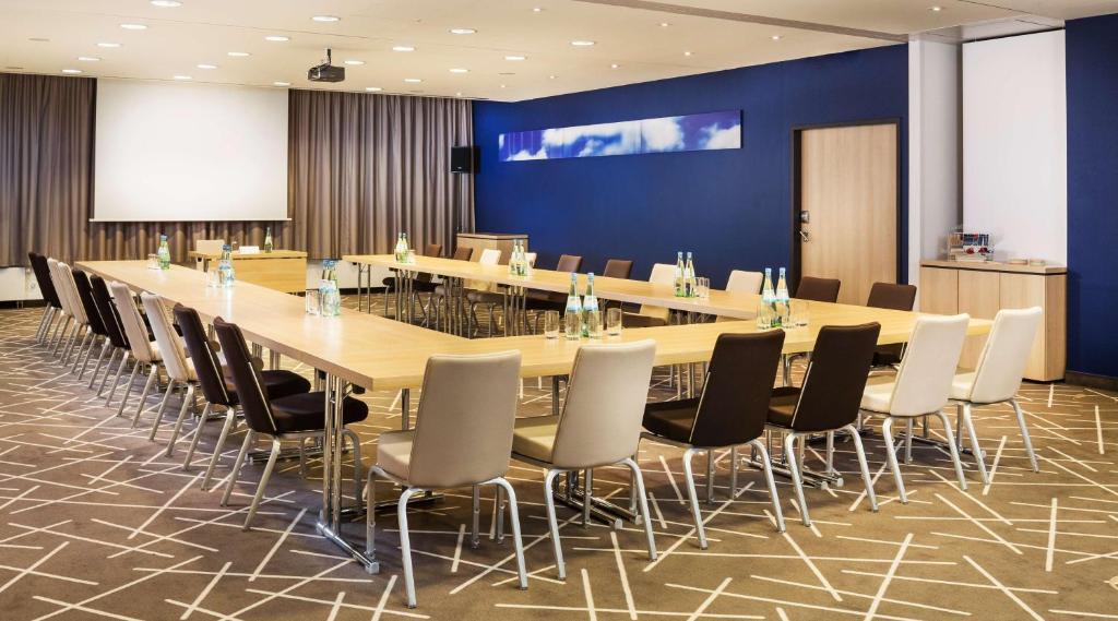 Park Inn by Radisson Stuttgart - Resim 41