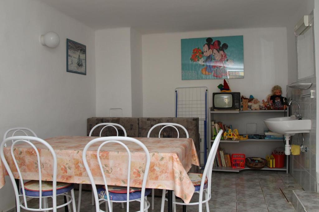 Kuchyň nebo kuchyňský kout v ubytování Fülöp Vendégház