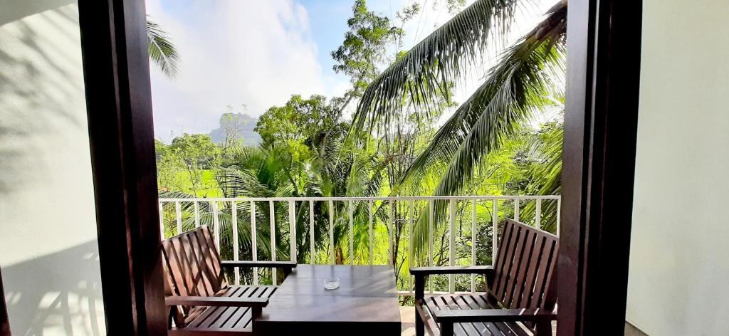 Balkón nebo terasa v ubytování Lakmini Lodge Sigiriya