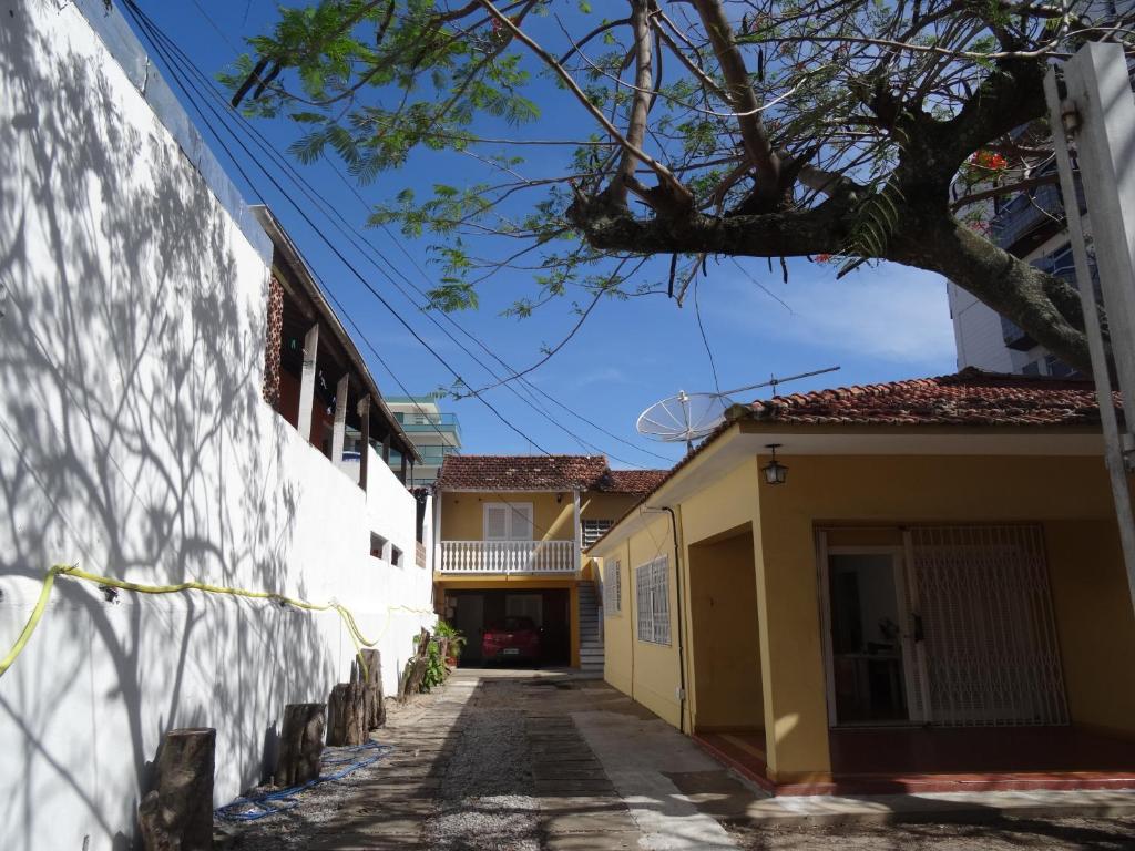 Ano Novo! Aproveite amplo espaço em Casa de Praia para Grupos e Familias