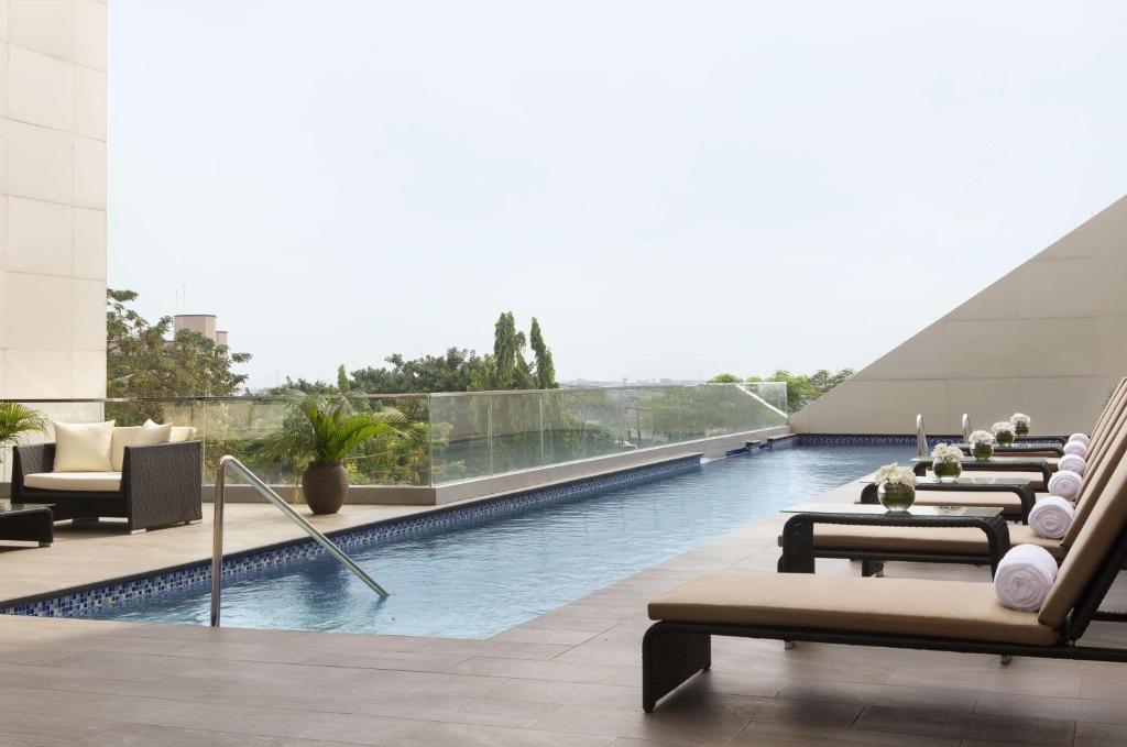 The swimming pool at or close to Radisson Blu Lagos Ikeja