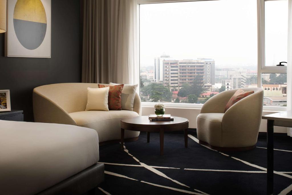 Χώρος καθιστικού στο Radisson Blu Lagos Ikeja
