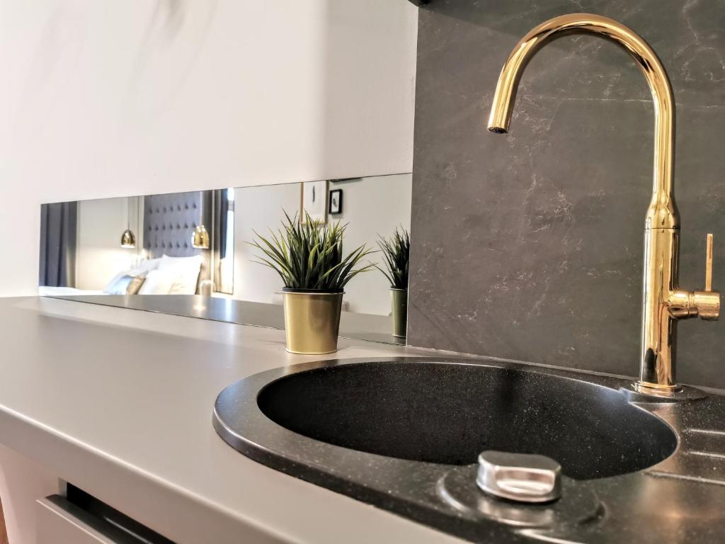 MINT Boutique Studio Apartments - 10