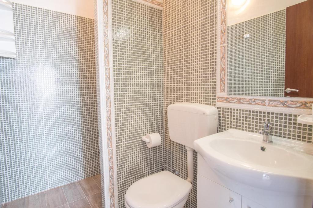 Łazienka w obiekcie Villa Dijana East