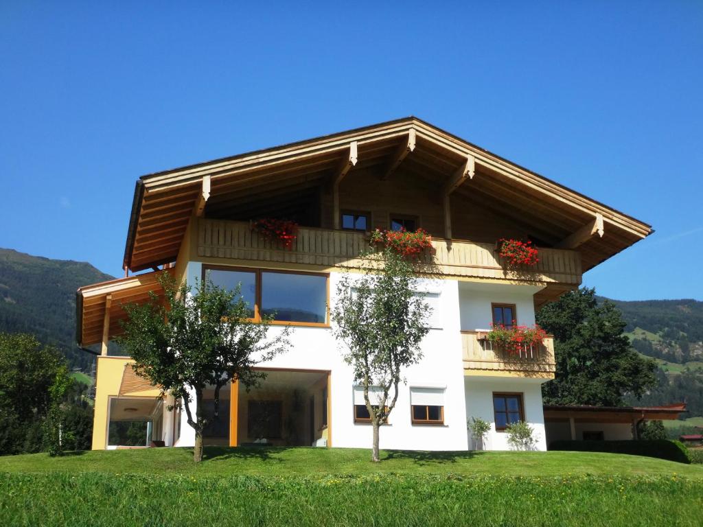 Nespecifikovaný výhled na hory nebo výhled na hory při pohledu z apartmánu