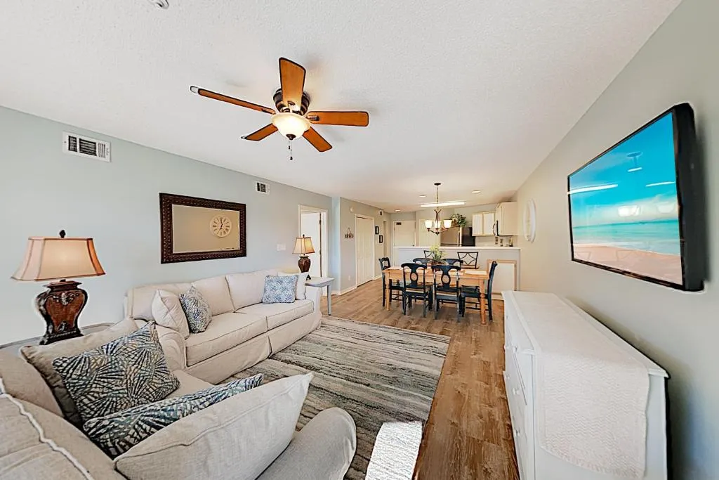 New Listing! Gulf-View Beach Condo with Pools condo, Destin, Statele Unite ale Americii