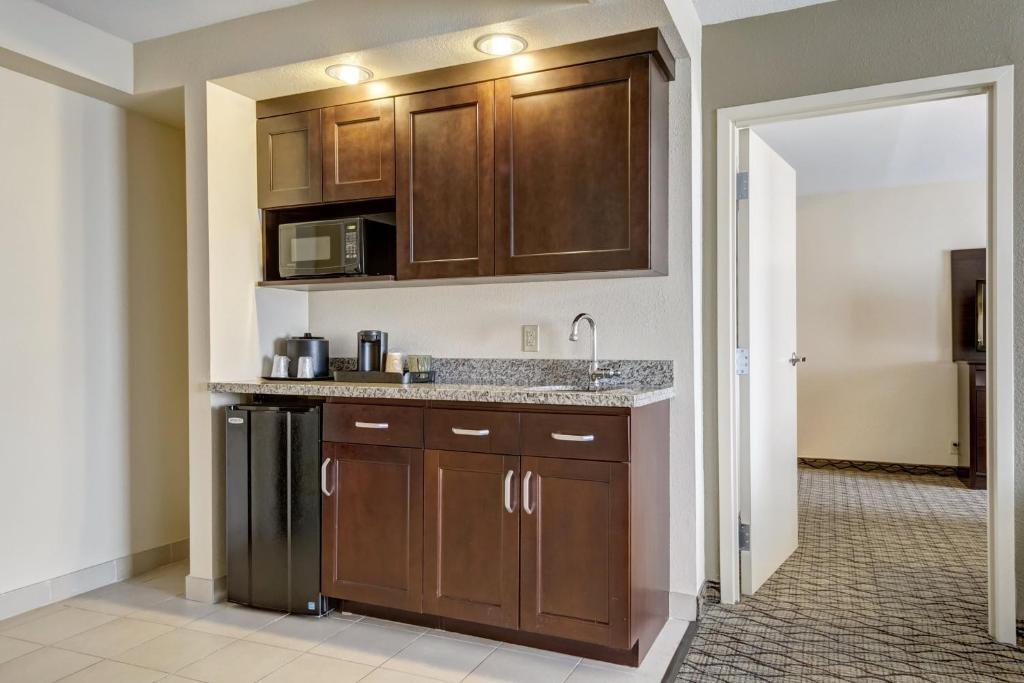 Holiday Inn St. Louis Airport West Earth City by IHG photo