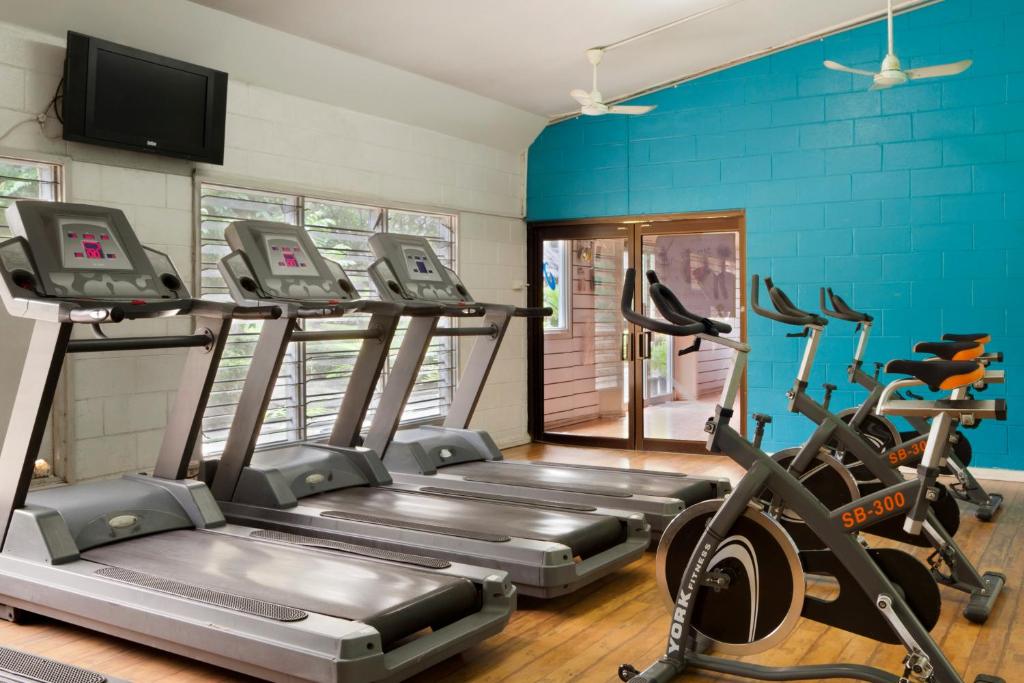 Fitness center at/o fitness facilities sa Holiday Inn & Suites Port Moresby, an IHG Hotel