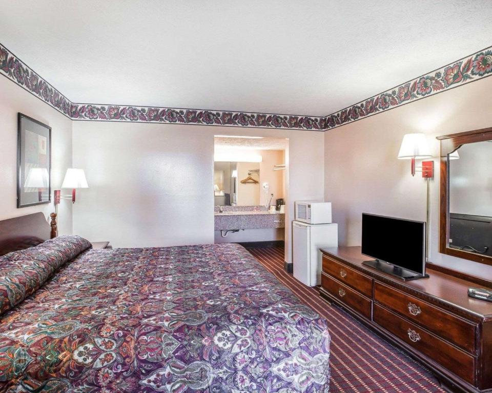Econo Lodge - King Room - Non Fumatori