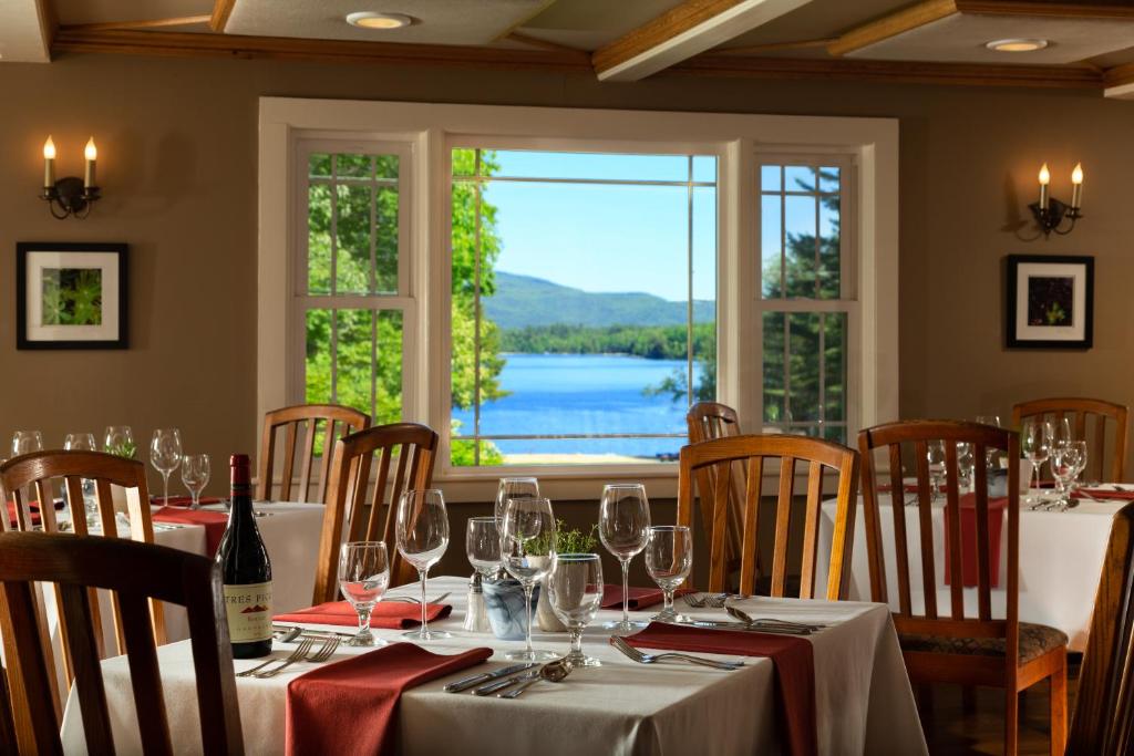 Restoranas ar kita vieta pavalgyti apgyvendinimo įstaigoje Inn at Pleasant Lake