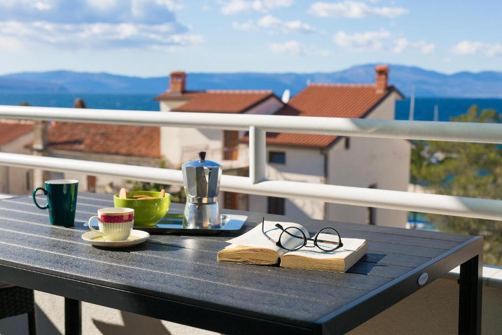 Apartments Meri - Apartment With Terrace