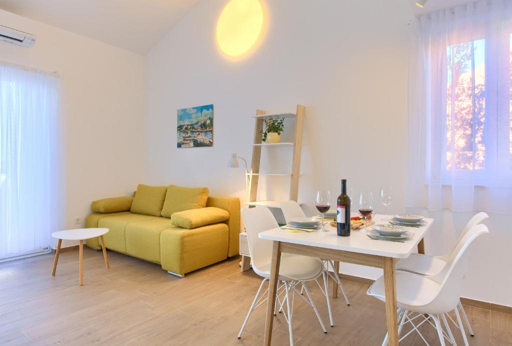Apartments Meri - Apartment With Sea View