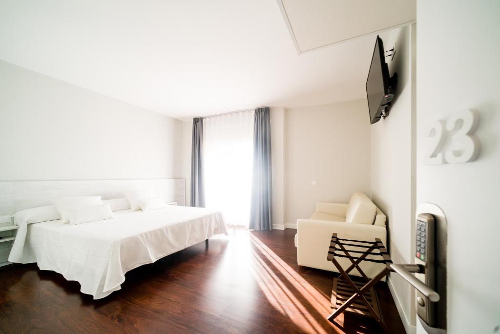 El Pi de Sant Just - Habitacions i Apartaments, Solsona ...
