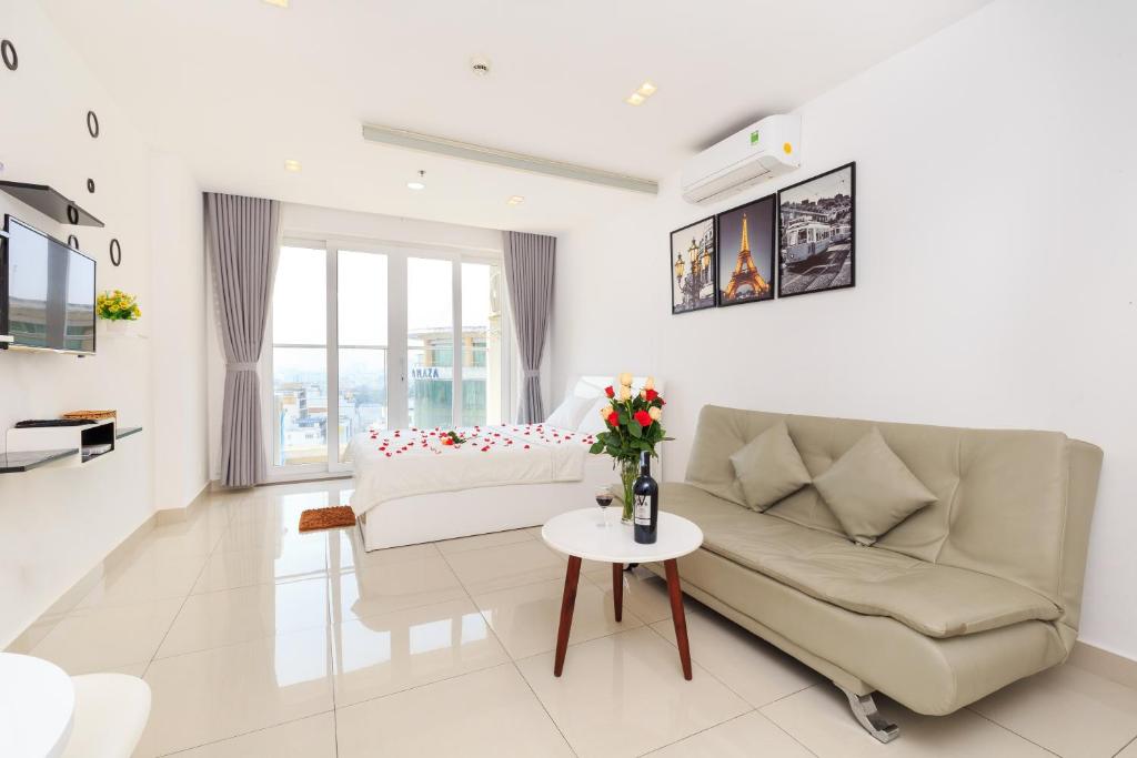 Sky Center Near Airport - Housity