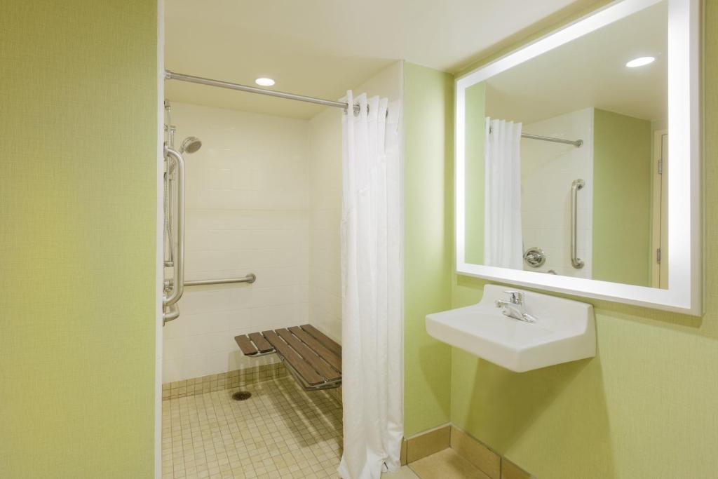 Holiday Inn San Jose-Silicon Valley, an IHG Hotel - 