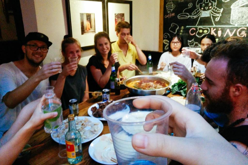 Hosté ubytování Chengdu Mix Hostel - Next To Wenshu Monastery - Sichuan Style Chill & Social Courtyard House - Free Activities - Friendly English Speaking Staff - Tibet, Panda, Buddha & Snow Mountain Tours