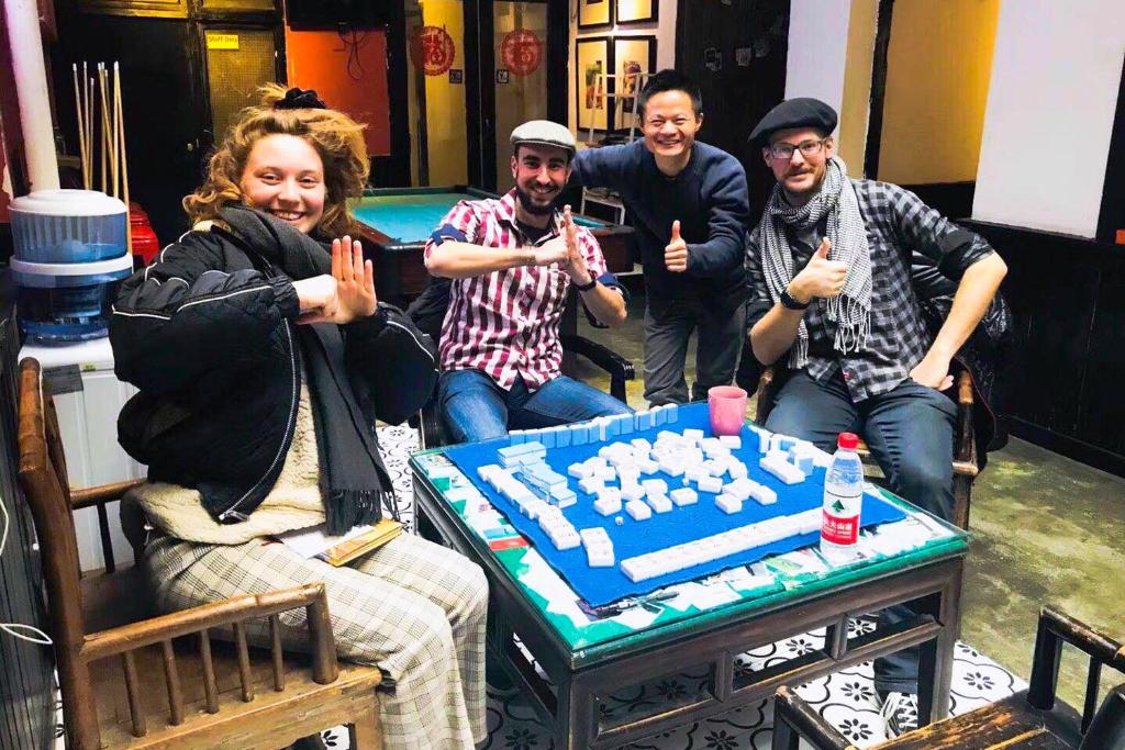 Hosté ubytování Chengdu Mix Hostel - Next To Wenshu Monastery - Sichuan Style Chill & Social Courtyard House - Free Activities - Friendly English Speaking Staff - Tibet, Panda, Buddha & Snow Mountain Tours