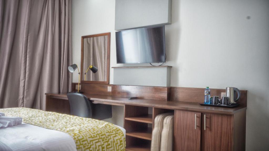 Fairways Hotel Kisumu - Standardzimmer Mit Kingsize-Bett