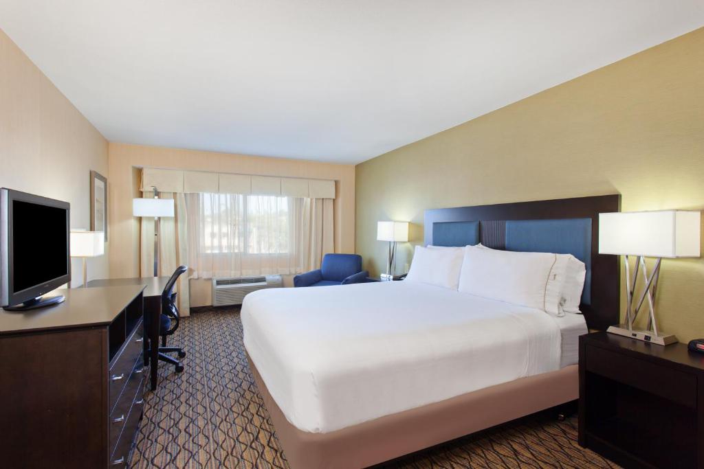 Holiday Inn Express Newport Beach, an IHG Hotel - Standard Room