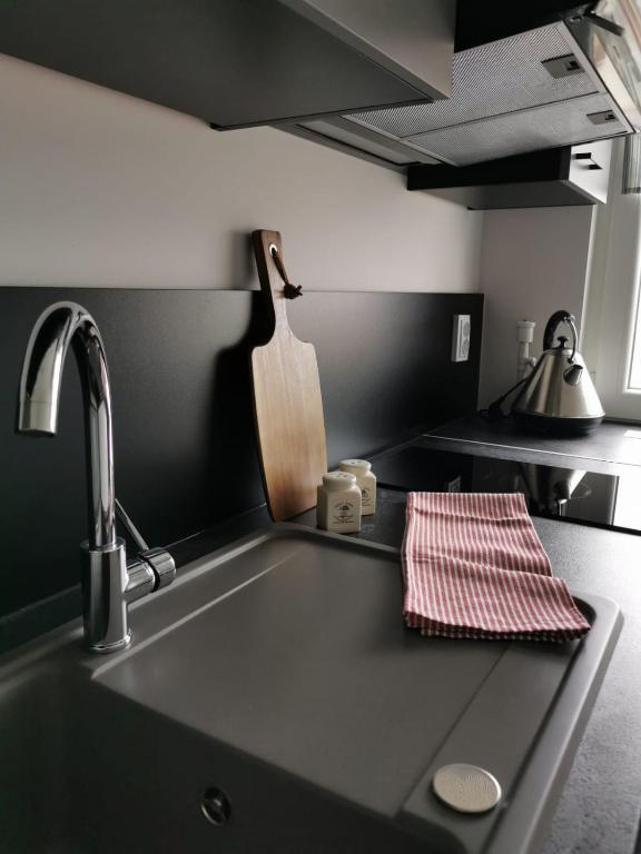 Air Flat Gliwice - One-Bedroom Apartment