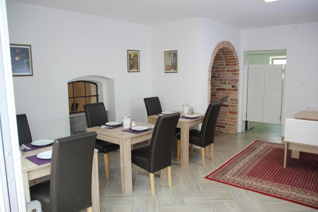 Posezení v ubytování Hotel Am Donaubogen