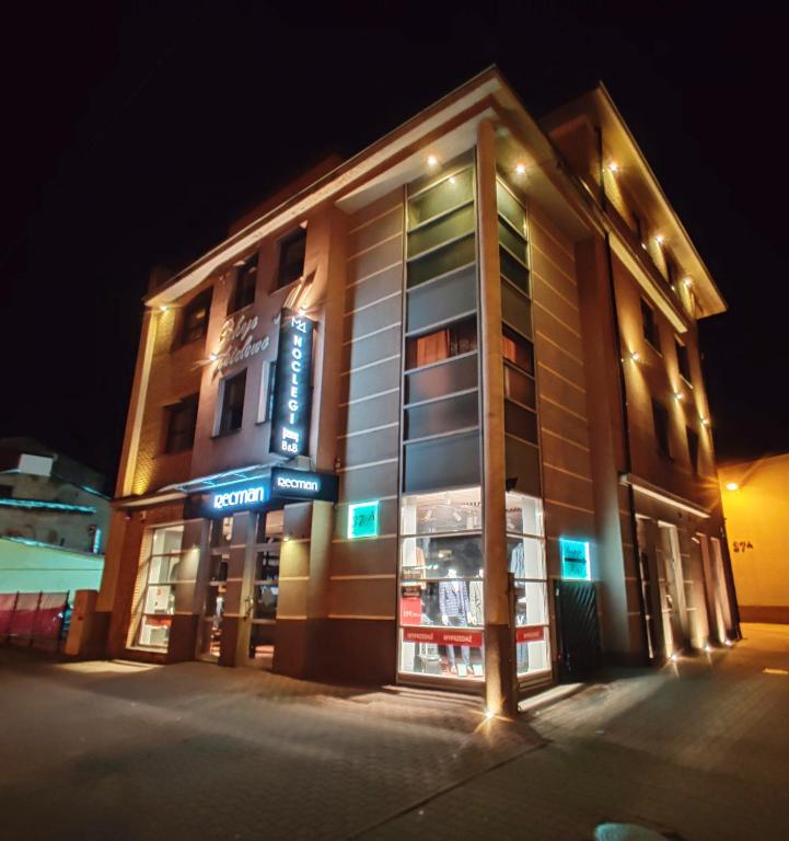 Noclegi M4 - Housity