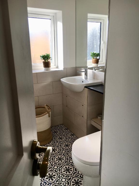 Upstairs at 33 - Self check in boutique accommodation in Worcester Centre - 