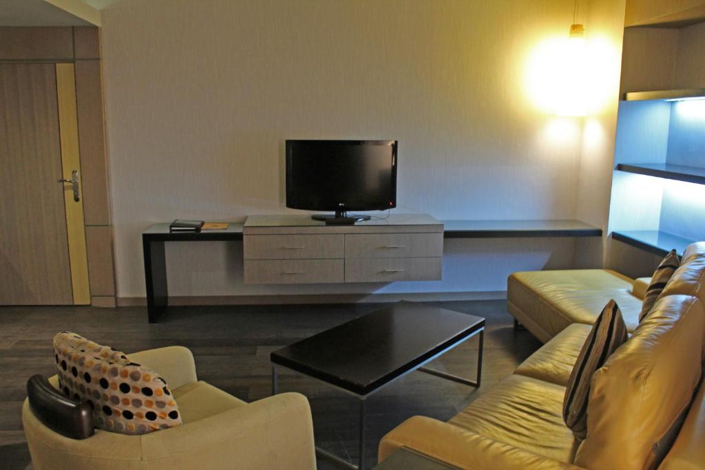 TIME Grand Plaza Hotel, Dubai Airport - Suite Ejecutiva