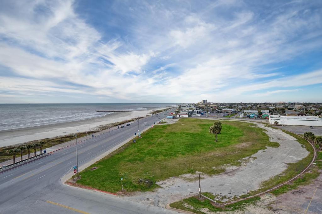 Holiday Inn Express & Suites - Galveston Beach, an IHG Hotel - 