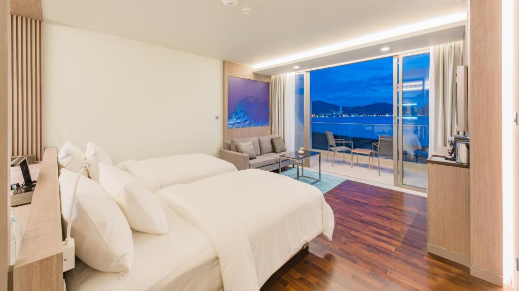 Oceanfront Beach Resort - 16