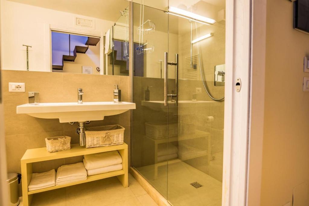 A bathroom at Villa del Sole Siena