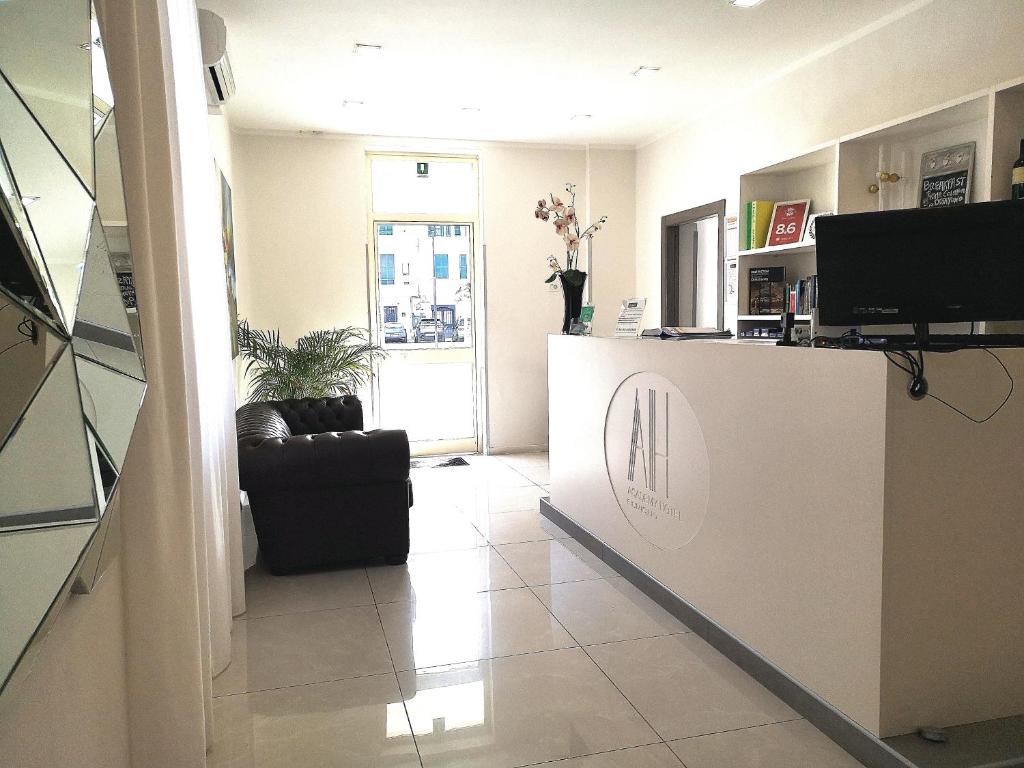 Cucina o angolo cottura di Academy Hotel