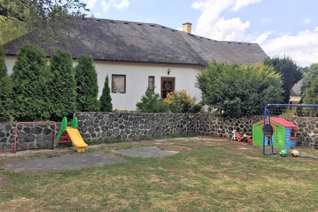 Fotografie z fotogalerie ubytování apartmán U památného stromu v destinaci Česká Lípa