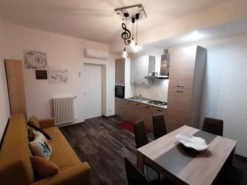 Kuchyň nebo kuchyňský kout v ubytování Segui le note della Tua vita