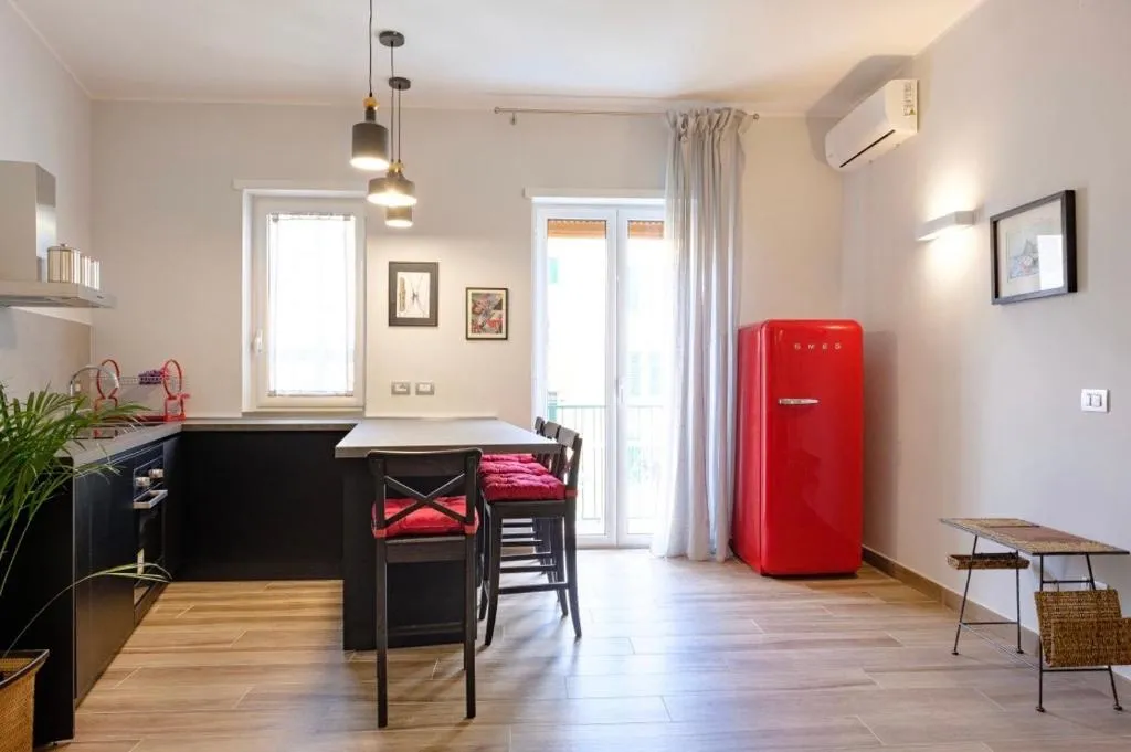 Gloria’s Home, Napoli, Italia
