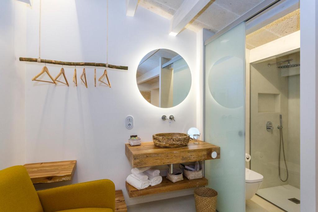 A bathroom at Hotel S'Estil-let