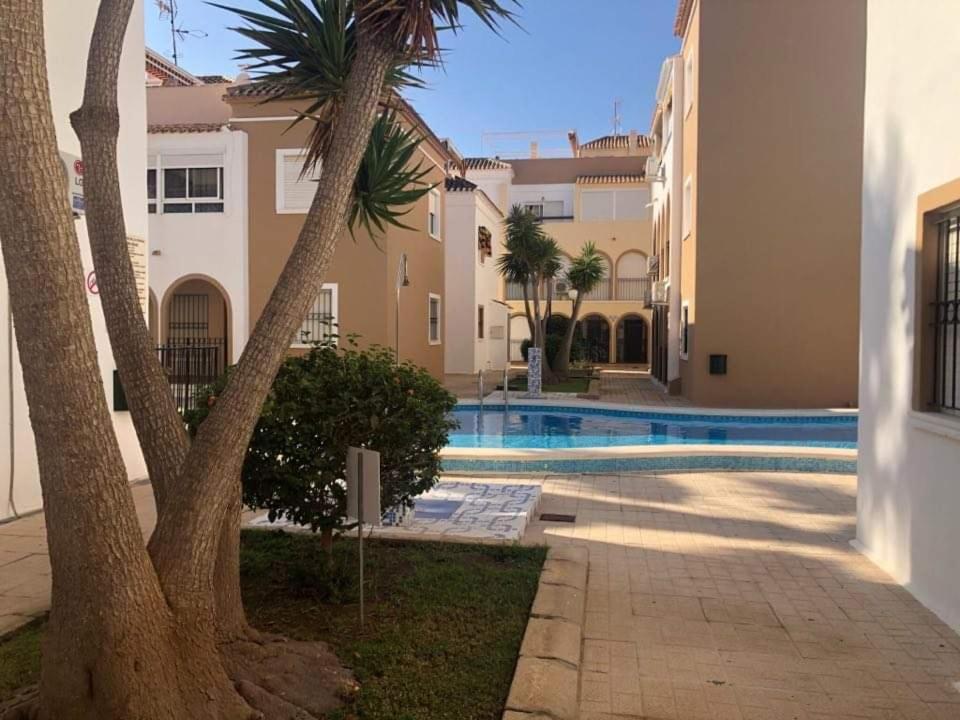 Apartamento Naranja con piscina urb El Paraiso