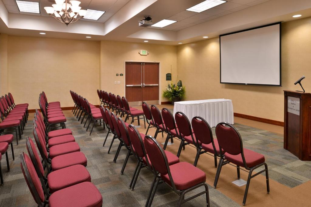 Holiday Inn Madison at The American Center by IHG photo