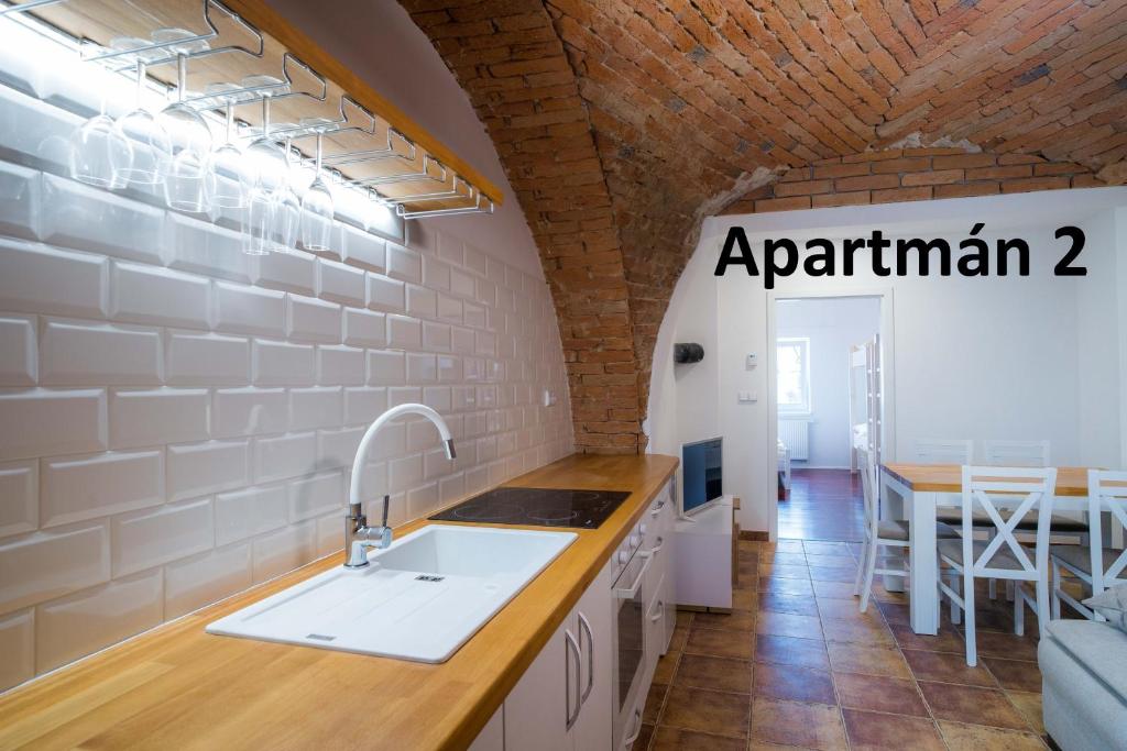 Fotografie z fotogalerie ubytování Apartmány Habánská, celý dům v destinaci Pouzdřany