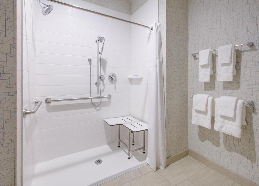 Holiday Inn Express & Suites - Dallas NW HWY - Love Field by IHG photo