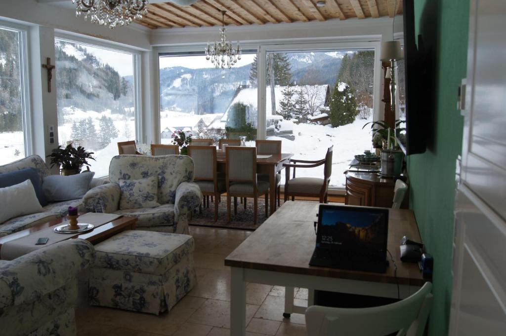 Posezení v ubytování Land - Haus