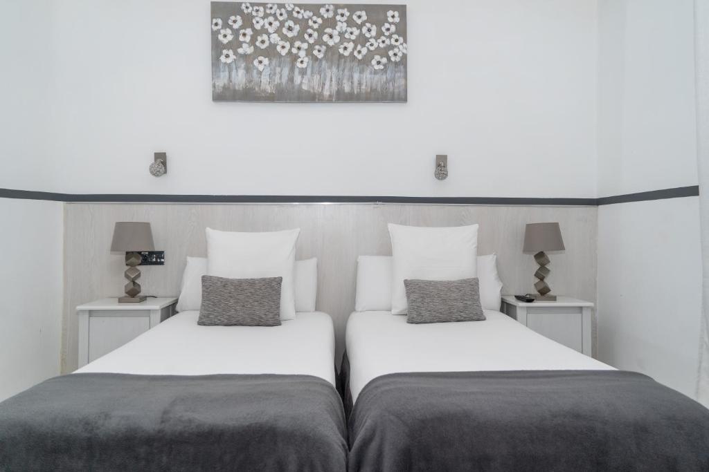 Gran Via 63 Rooms - Twin Room