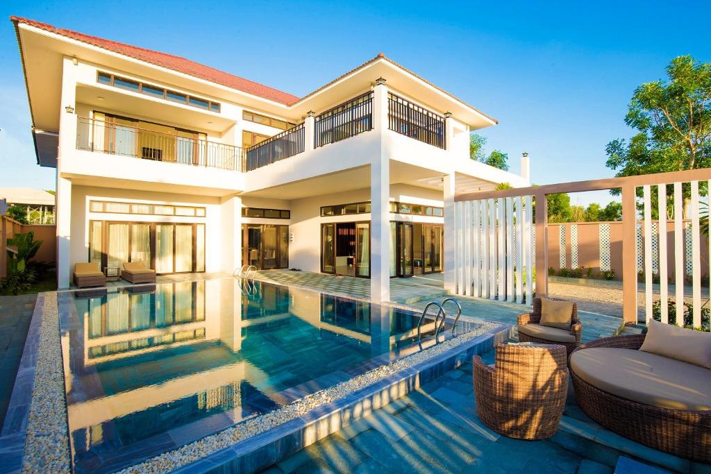 Bazén v ubytování Mercury Phu Quoc Resort & Villas nebo v jeho okolí