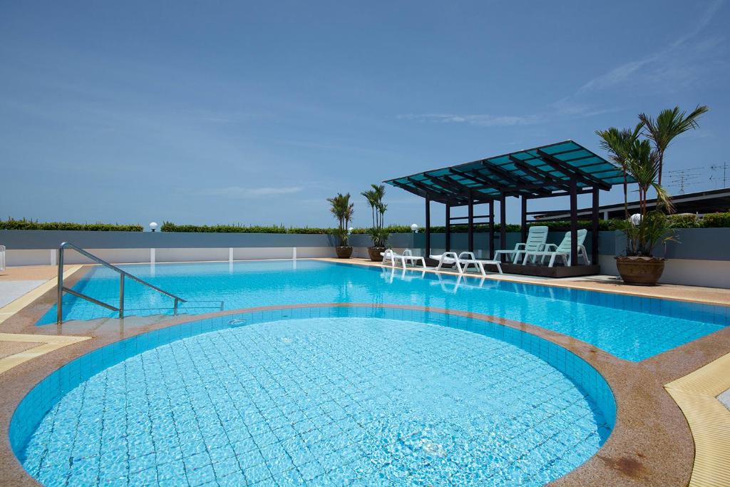 Swimming pool sa o malapit sa Avatara A Ocean Views by malai