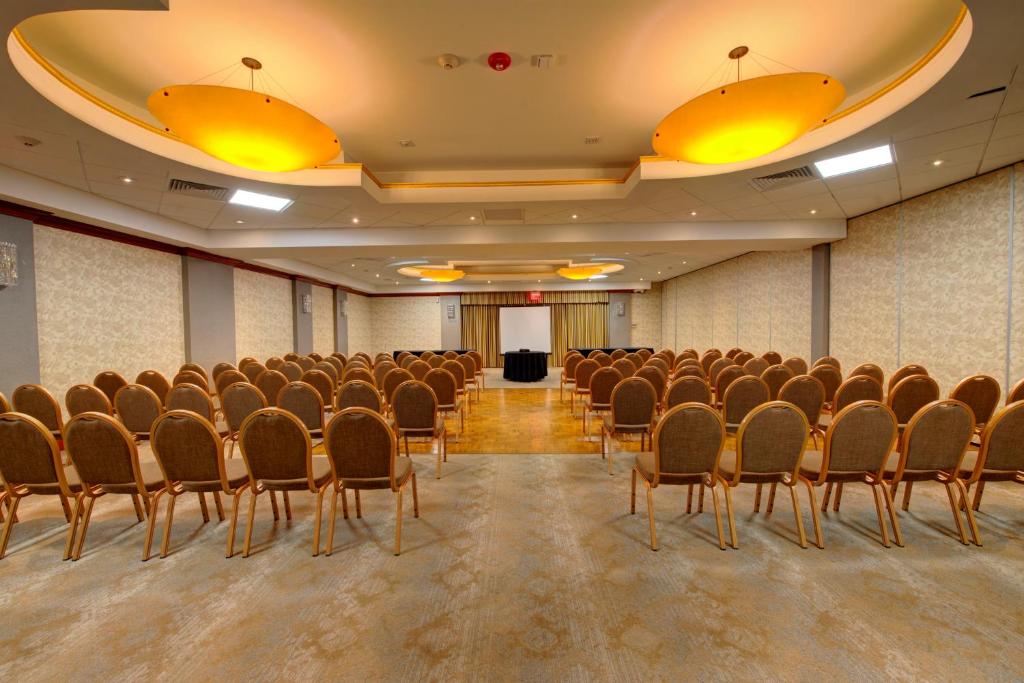 Konferenční prostory v ubytování Holiday Inn Plainview-Long Island by IHG
