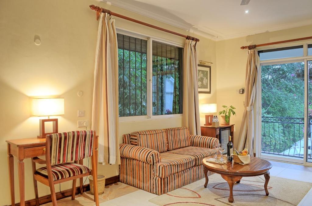 Posezení v ubytování Sovereign Hotel